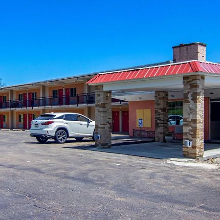 Econo Lodge Hotel Bradford Kültér fotó