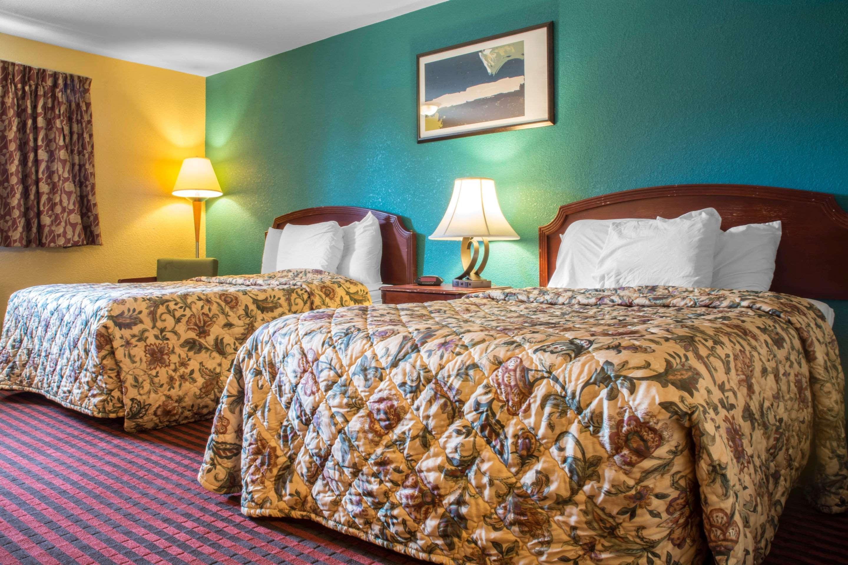Econo Lodge Hotel Bradford Kültér fotó