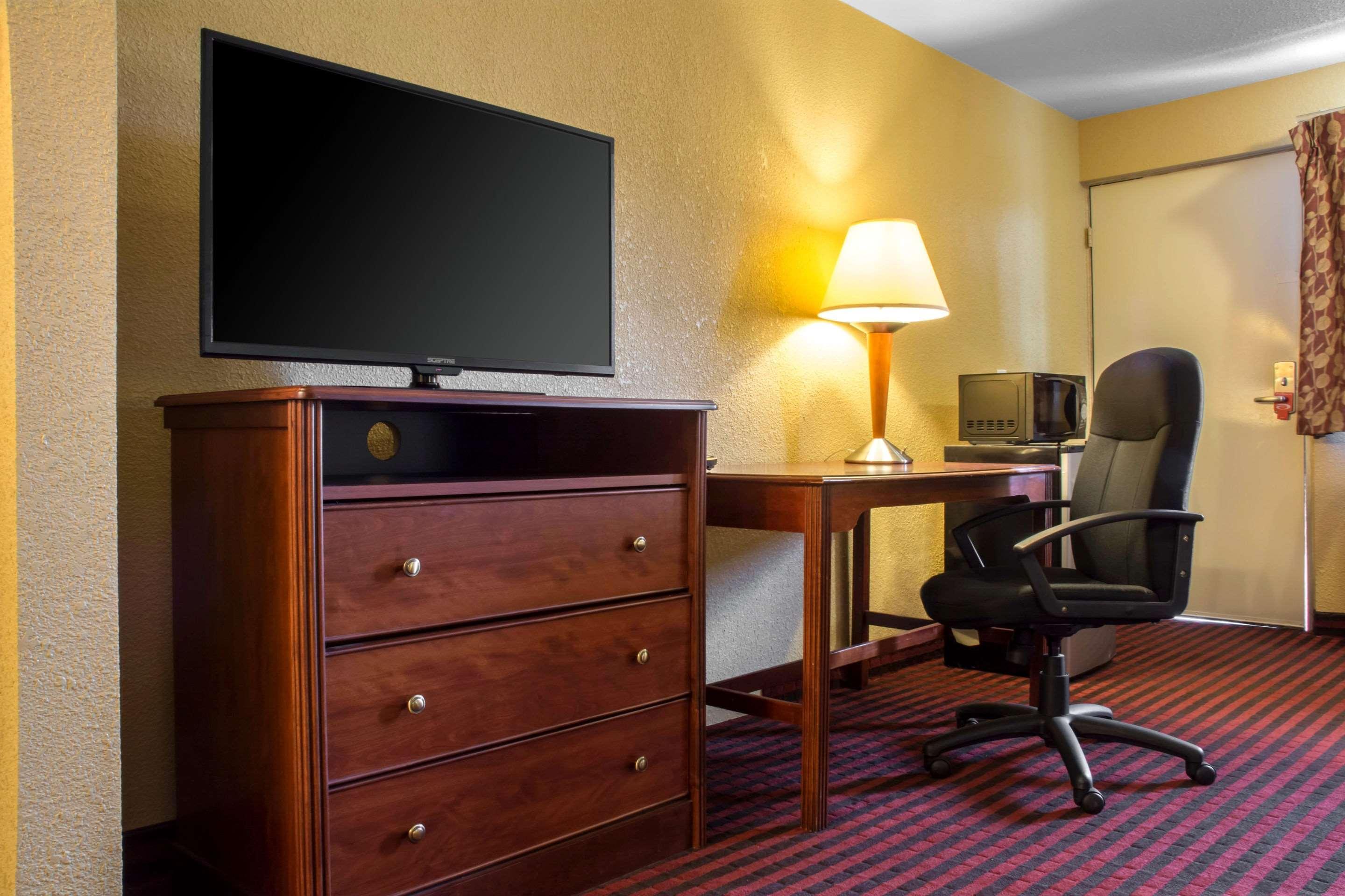 Econo Lodge Hotel Bradford Kültér fotó