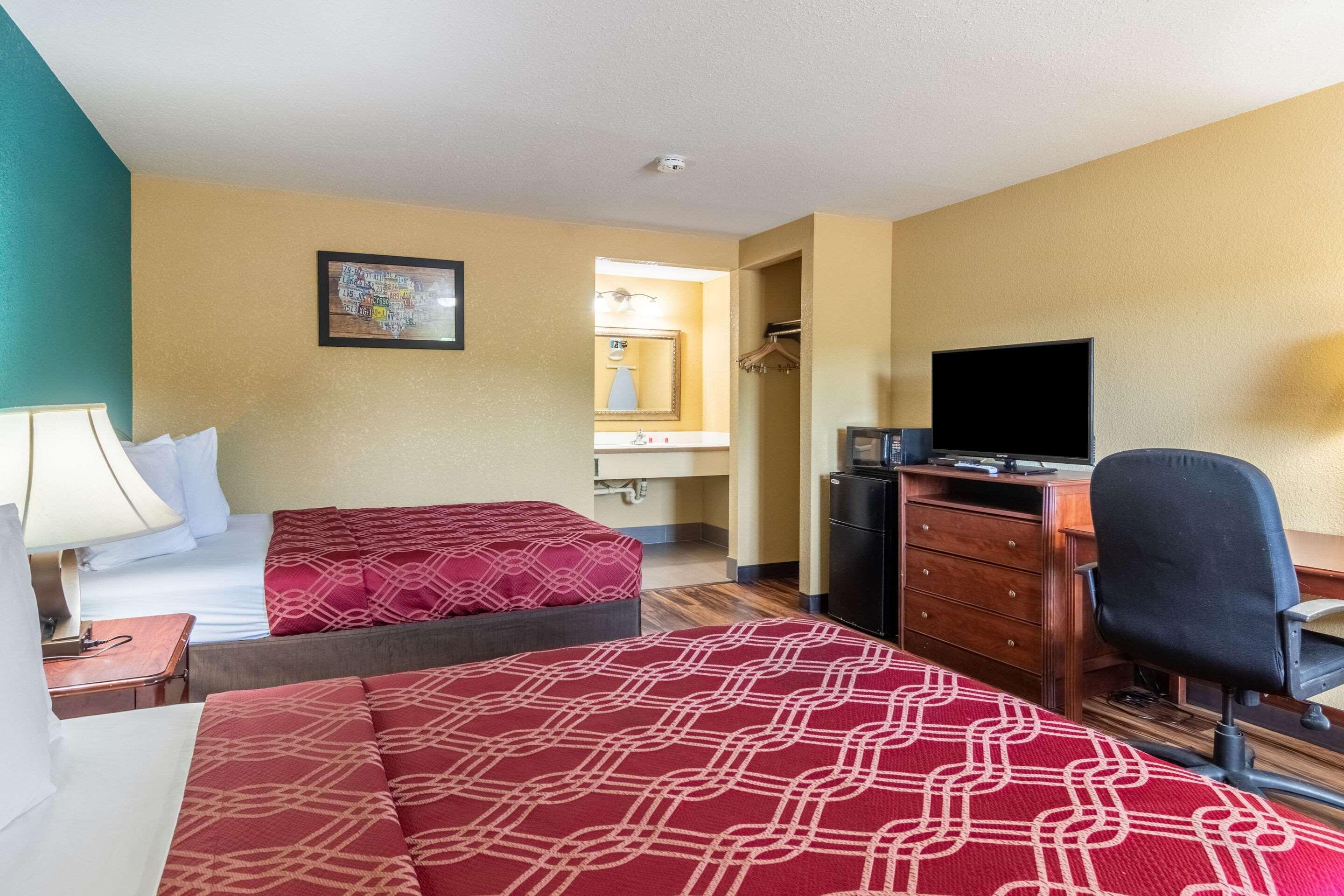 Econo Lodge Hotel Bradford Kültér fotó