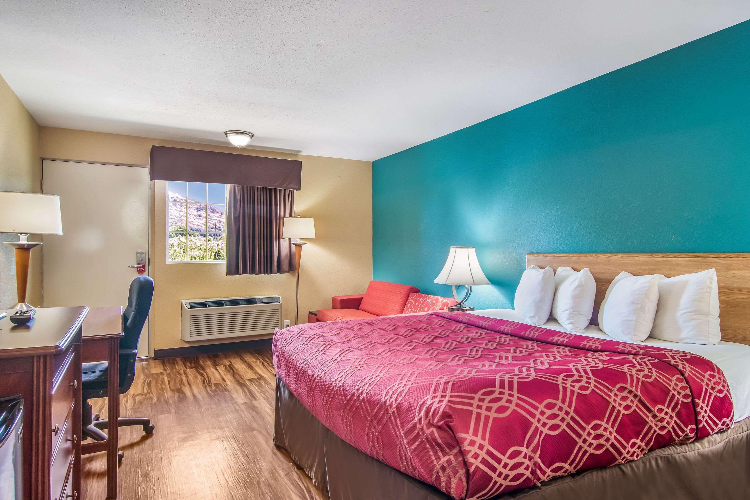 Econo Lodge Hotel Bradford Kültér fotó