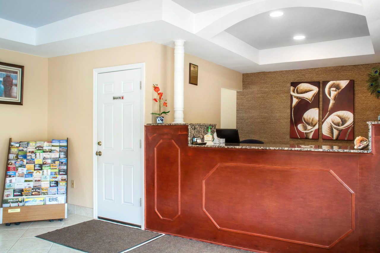 Econo Lodge Hotel Bradford Kültér fotó