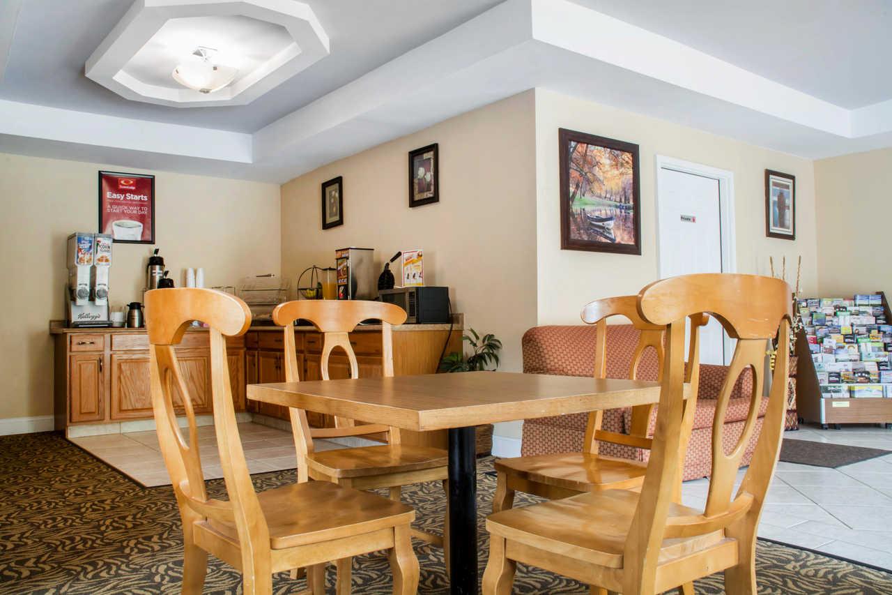 Econo Lodge Hotel Bradford Kültér fotó