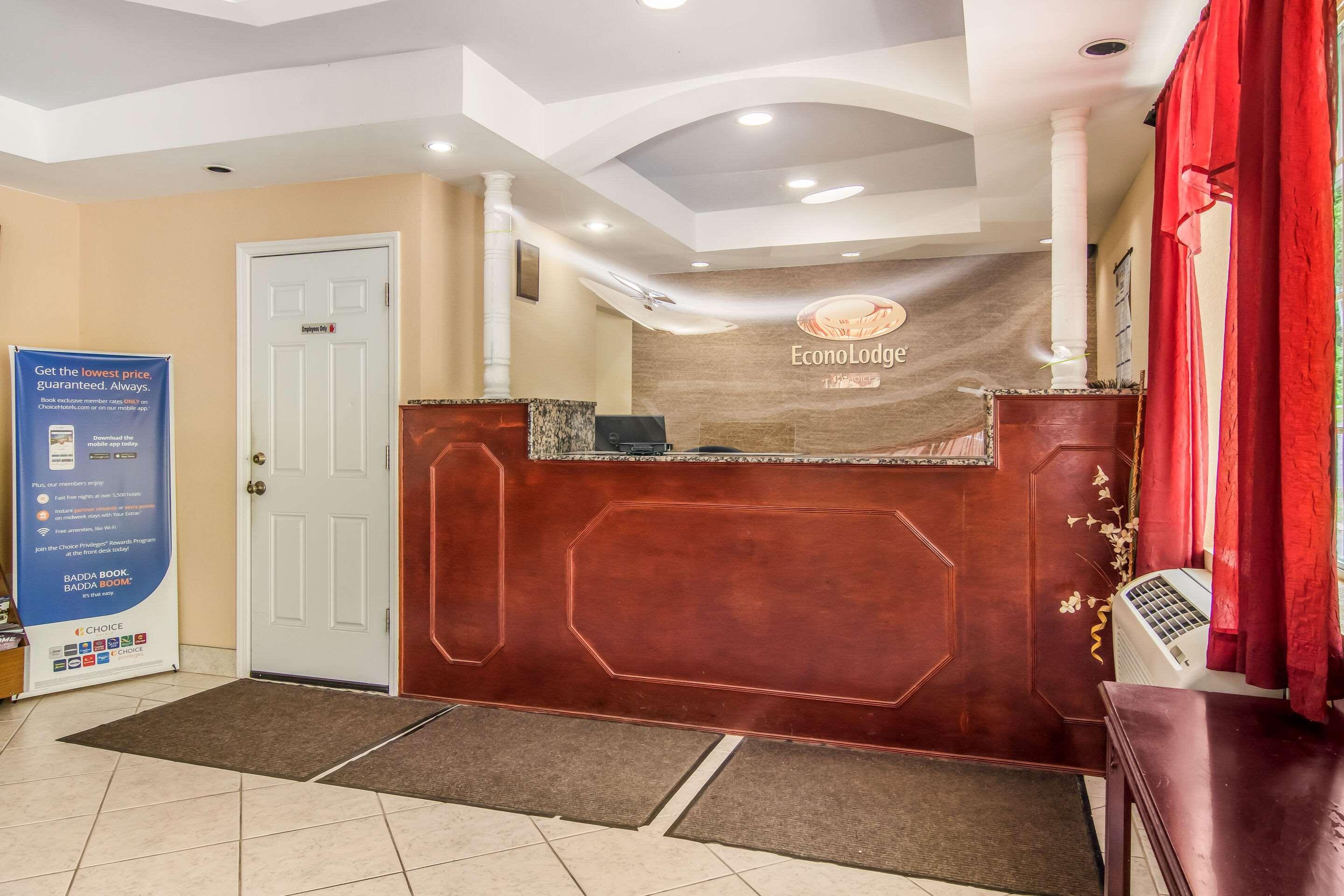 Econo Lodge Hotel Bradford Kültér fotó