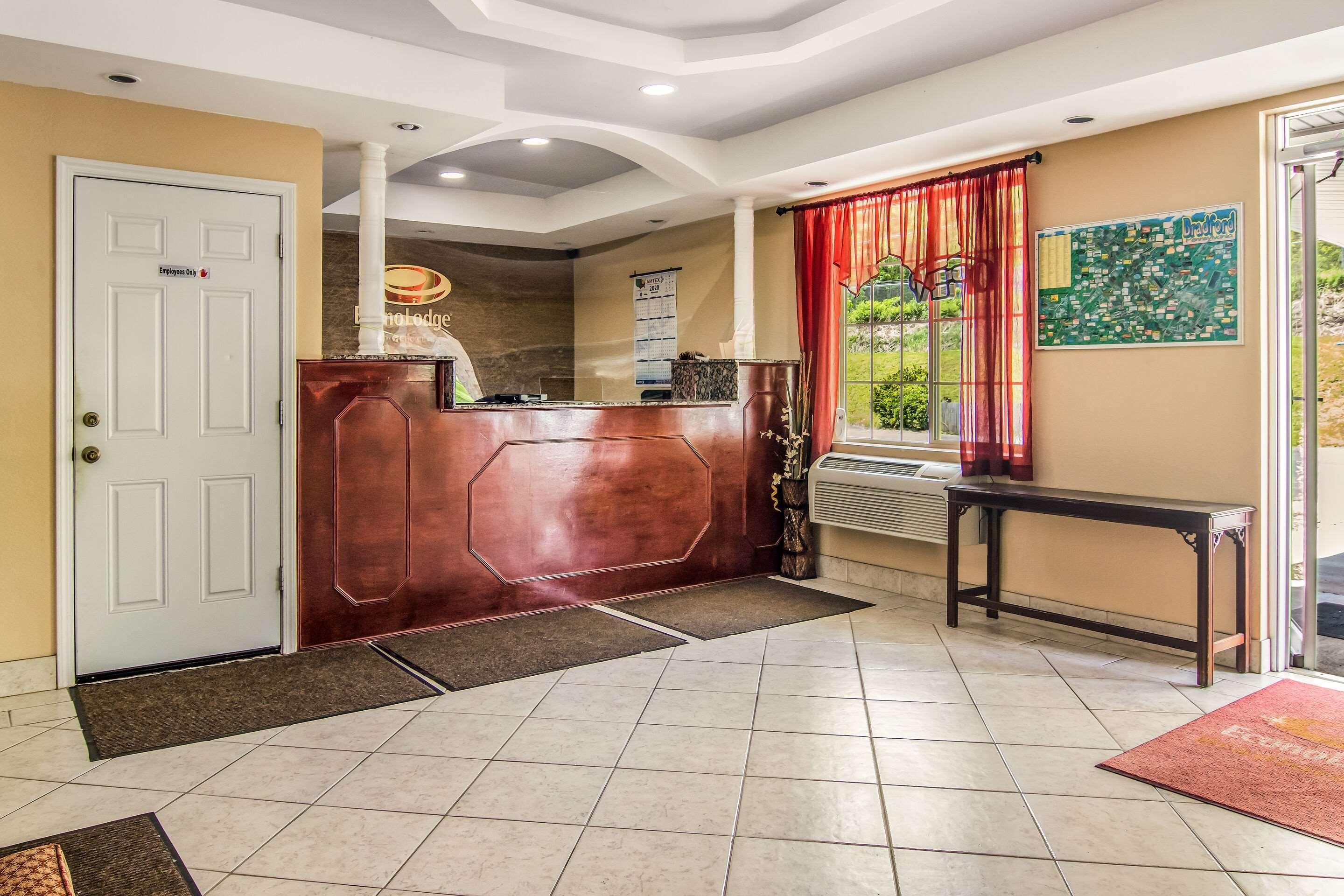 Econo Lodge Hotel Bradford Kültér fotó